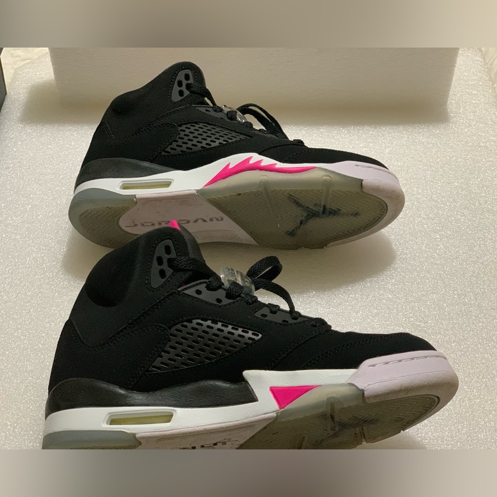 Air Jordan 5 Retro GG Black Deadly Pink 7 Women 5.5 Youth pink black white 💕